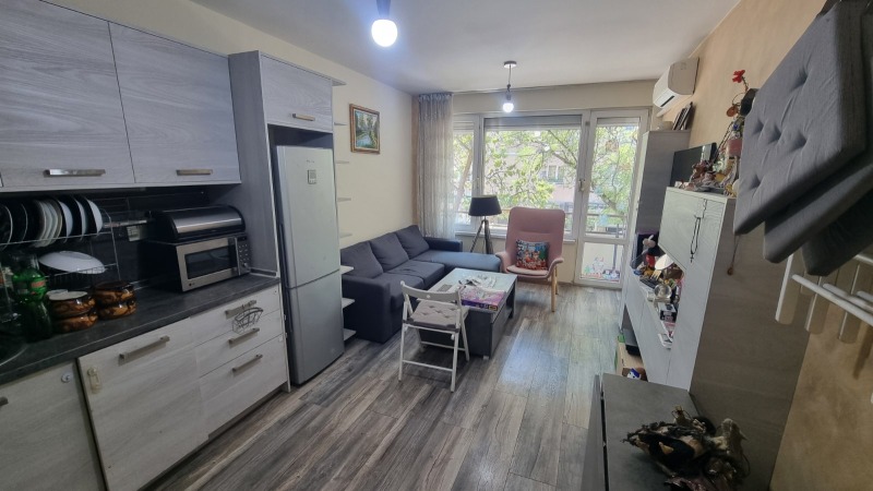 В оренду  1 спальня София , Оборище , 65 кв.м | 64189099