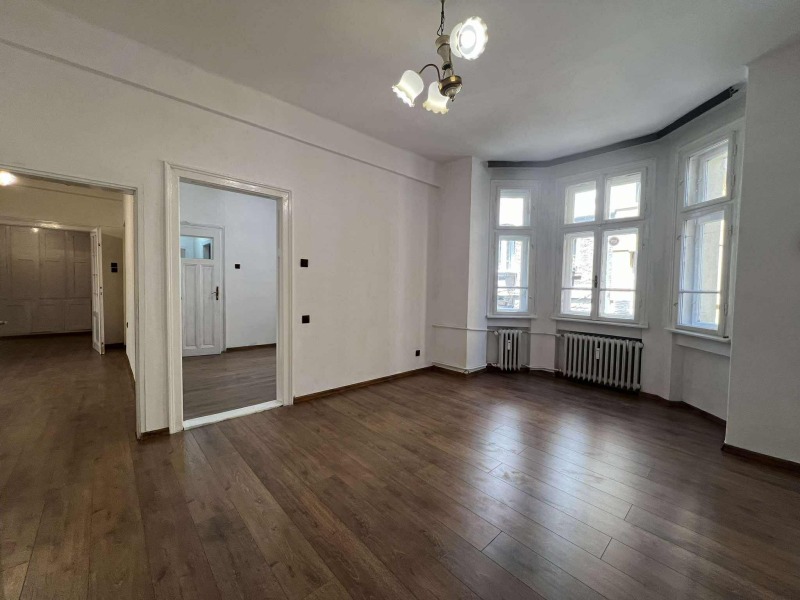 Дава под наем  Офис град София , Център , 105 кв.м | 71490958