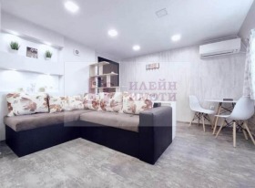 Studio Shirok tsentar, Ruse 1