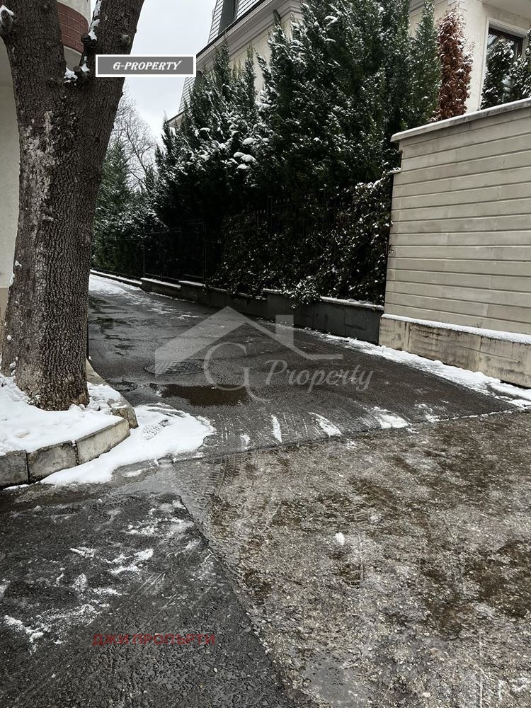 Дава под наем ГАРАЖ, ПАРКОМЯСТО, гр. София, Витоша, снимка 3 - Гаражи и паркоместа - 53960993