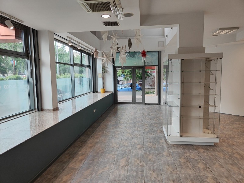 Vuokrattavana  Myymälä Sofia , Hipodruma , 300 neliömetriä | 56089497 - kuva [5]