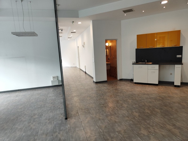 Vuokrattavana  Myymälä Sofia , Hipodruma , 300 neliömetriä | 56089497 - kuva [7]