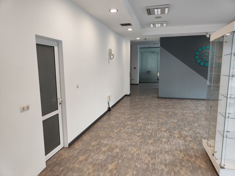 Vuokrattavana  Myymälä Sofia , Hipodruma , 300 neliömetriä | 56089497 - kuva [11]