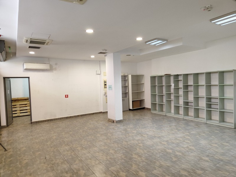 Vuokrattavana  Myymälä Sofia , Hipodruma , 300 neliömetriä | 56089497 - kuva [9]