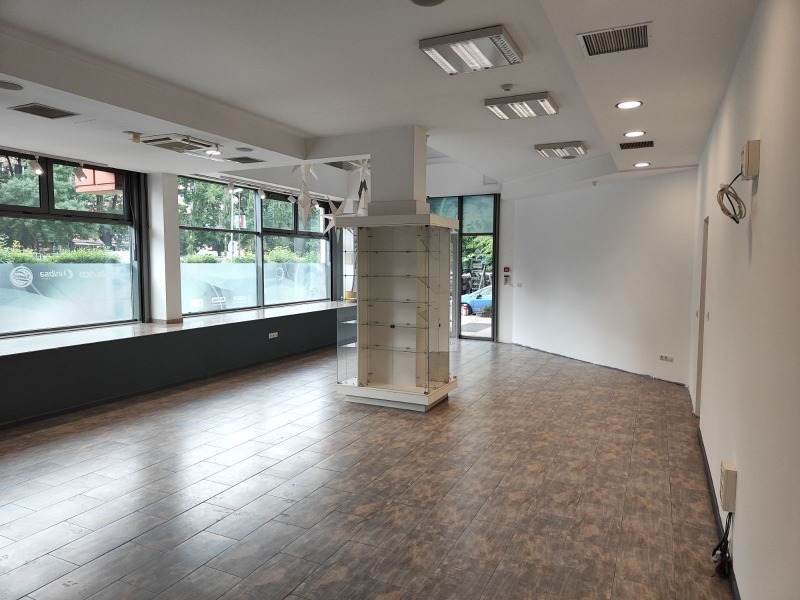 Vuokrattavana  Myymälä Sofia , Hipodruma , 300 neliömetriä | 56089497 - kuva [4]