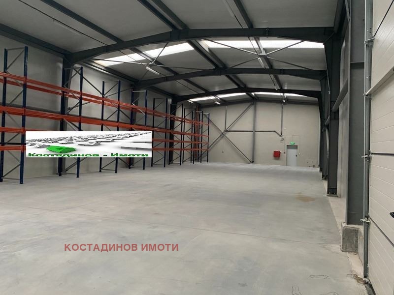 K pronájmu  Úložný prostor Plovdiv , Industrialna zona - Sever , 381 m2 | 49158339