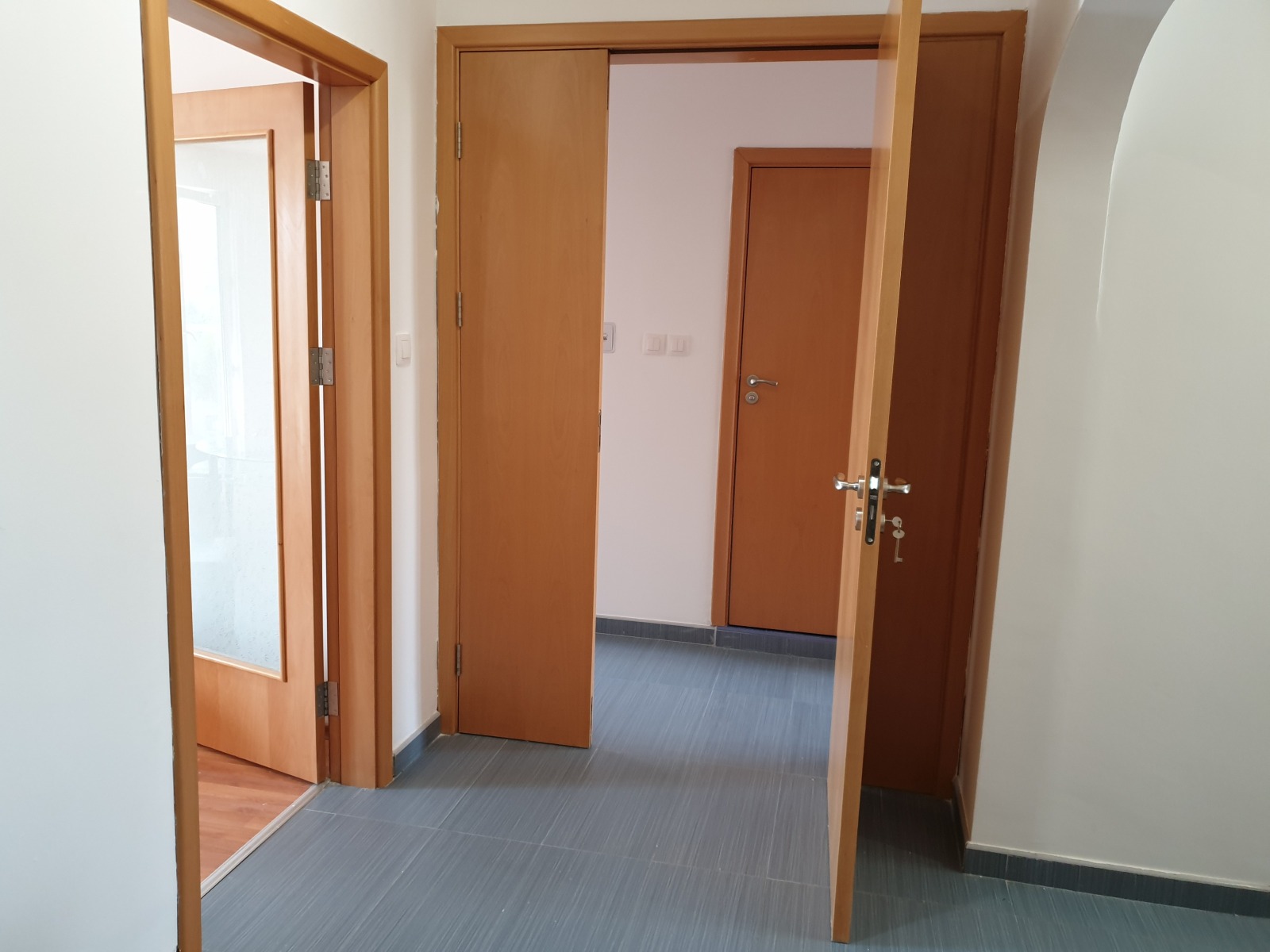 Дава под наем 3-СТАЕН, гр. София, Център, снимка 13 - Апартаменти - 56269828