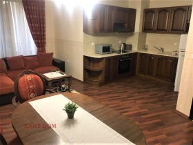 1 chambre Festivalen kompleks, Varna 1