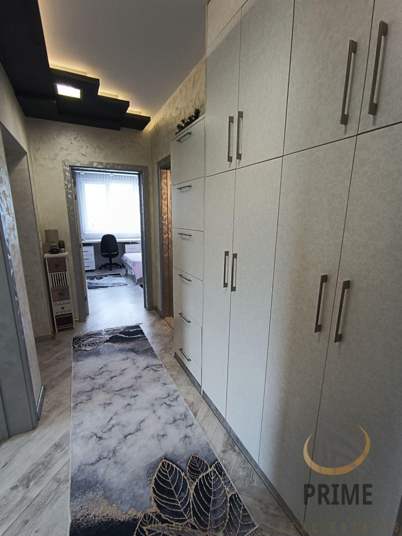 Zu vermieten  2 Schlafzimmer Burgas , Lazur , 72 qm | 94738479 - Bild [4]