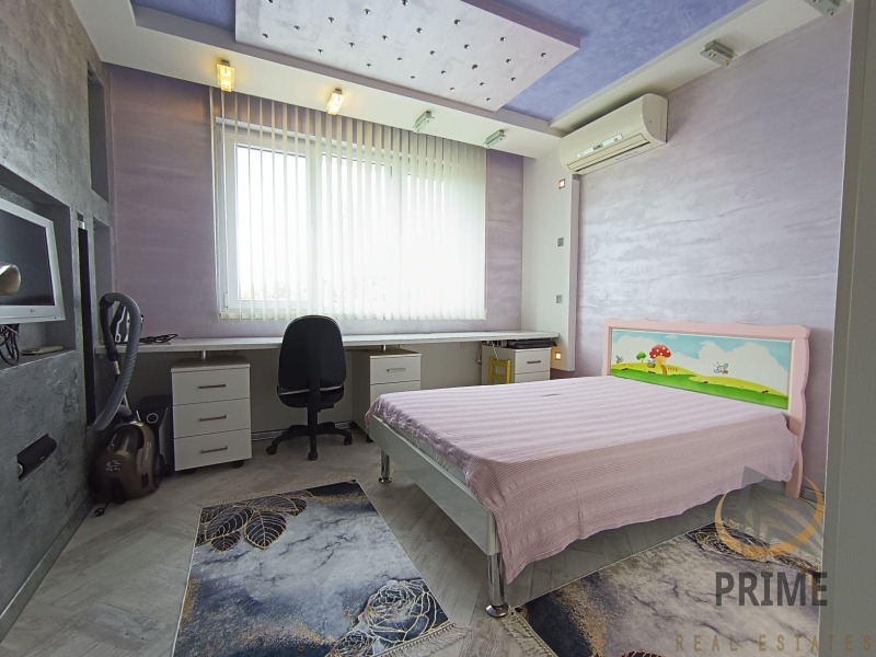 Zu vermieten  2 Schlafzimmer Burgas , Lazur , 72 qm | 94738479 - Bild [5]