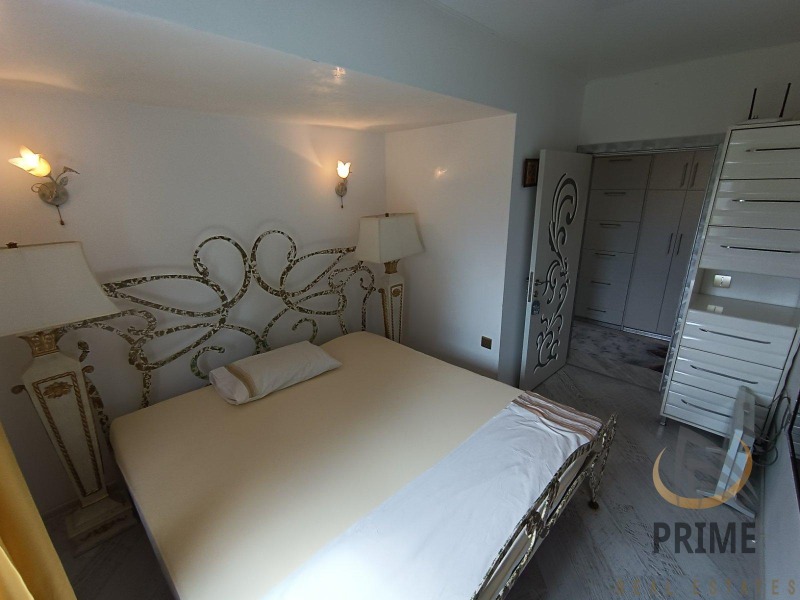 Zu vermieten  2 Schlafzimmer Burgas , Lazur , 72 qm | 94738479 - Bild [2]