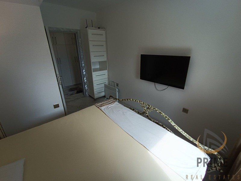 Zu vermieten  2 Schlafzimmer Burgas , Lazur , 72 qm | 94738479 - Bild [3]