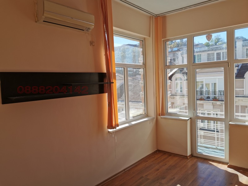 Da affittare  3+ camere da letto Plovdiv , Tsentar , 150 mq | 92042304 - Immagine [4]
