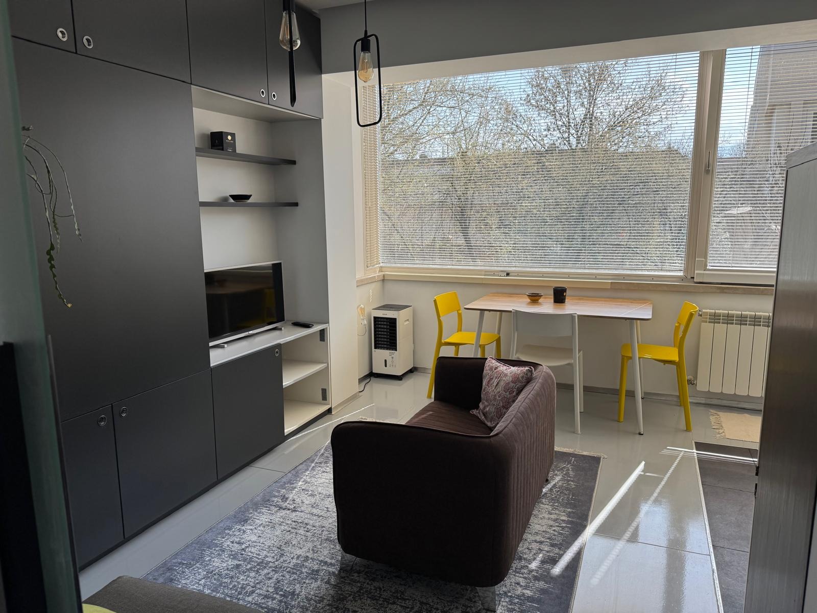 Дава под наем 2-СТАЕН, гр. София, Оборище