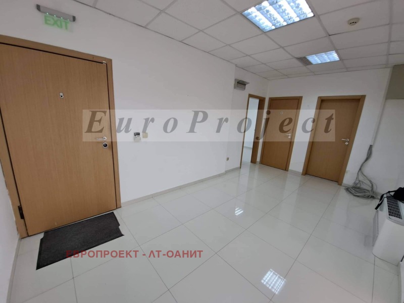 Para alugar  Escritório Sofia , Mladost 3 , 303 m² | 59901701