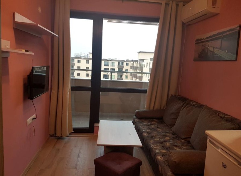 Дава под нем  1-стаен, град Пловдив, Южен •  250 EUR • ID 36651425 — holmes.bg - [1] 
