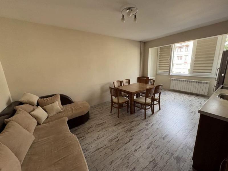 Дава под нем  2-стаен, град София, Младост 3 •  499 € • ID 69154598 — holmes.bg - [1] 