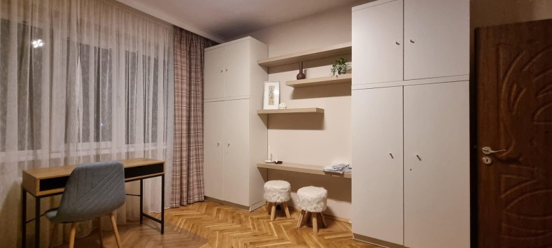 Издаје се  2 спаваће собе Софија , Центар , 76 м2 | 91556205 - слика [10]