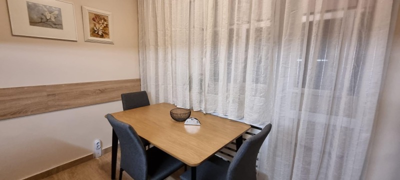 Издаје се  2 спаваће собе Софија , Центар , 76 м2 | 91556205 - слика [4]