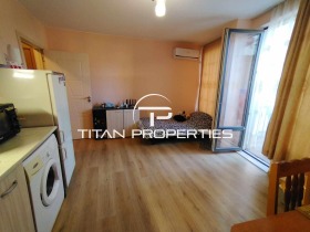 Studio Kolchozen pazar, Varna