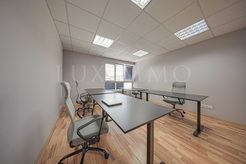 Te huur  Kantoor Sofia , Zona B-19 , 207 m² | 12487646 - afbeelding [13]