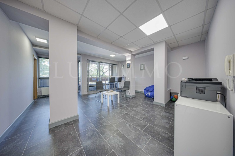 Te huur  Kantoor Sofia , Zona B-19 , 207 m² | 12487646 - afbeelding [15]