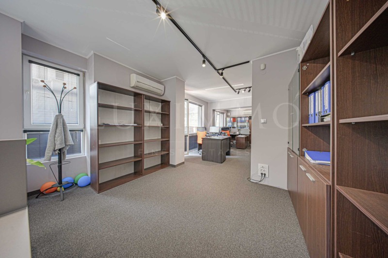 Te huur  Kantoor Sofia , Zona B-19 , 207 m² | 12487646 - afbeelding [6]