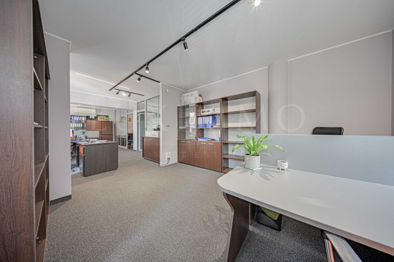 Te huur  Kantoor Sofia , Zona B-19 , 207 m² | 12487646 - afbeelding [5]