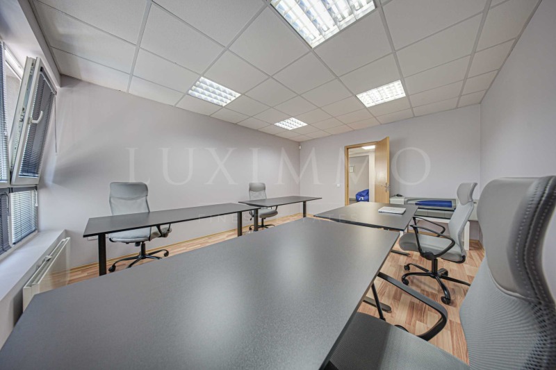 Te huur  Kantoor Sofia , Zona B-19 , 207 m² | 12487646 - afbeelding [14]