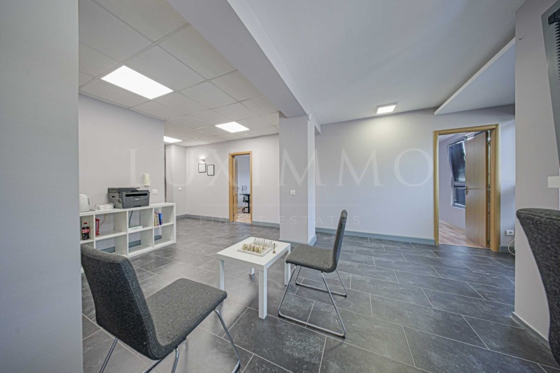 Te huur  Kantoor Sofia , Zona B-19 , 207 m² | 12487646 - afbeelding [17]