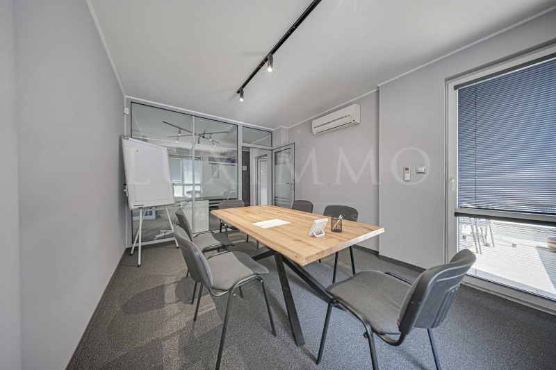 Te huur  Kantoor Sofia , Zona B-19 , 207 m² | 12487646 - afbeelding [10]