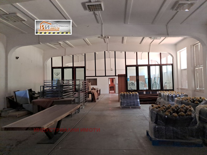 Do wynajęcia  Budynek przemysłowy Plowdiw , Industrialna zona - Jug , 500 mkw | 64654193