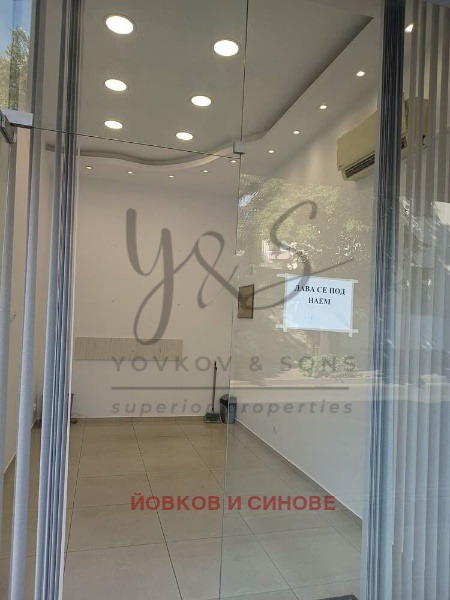 De inchiriat  Magazin Plovdiv , Țentâr , 15 mp | 22007732