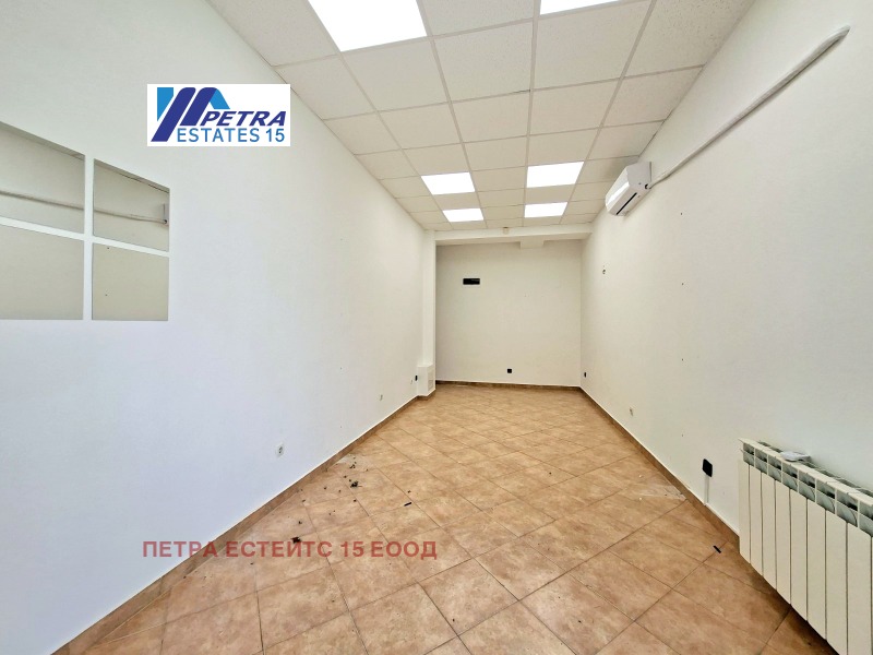Дава под Наем МАГАЗИН в град София, Младост 2 - 37 кв.м / 330 € » 645.42 лв., ПЕТРА ЕСТЕЙТС 15 ЕООД