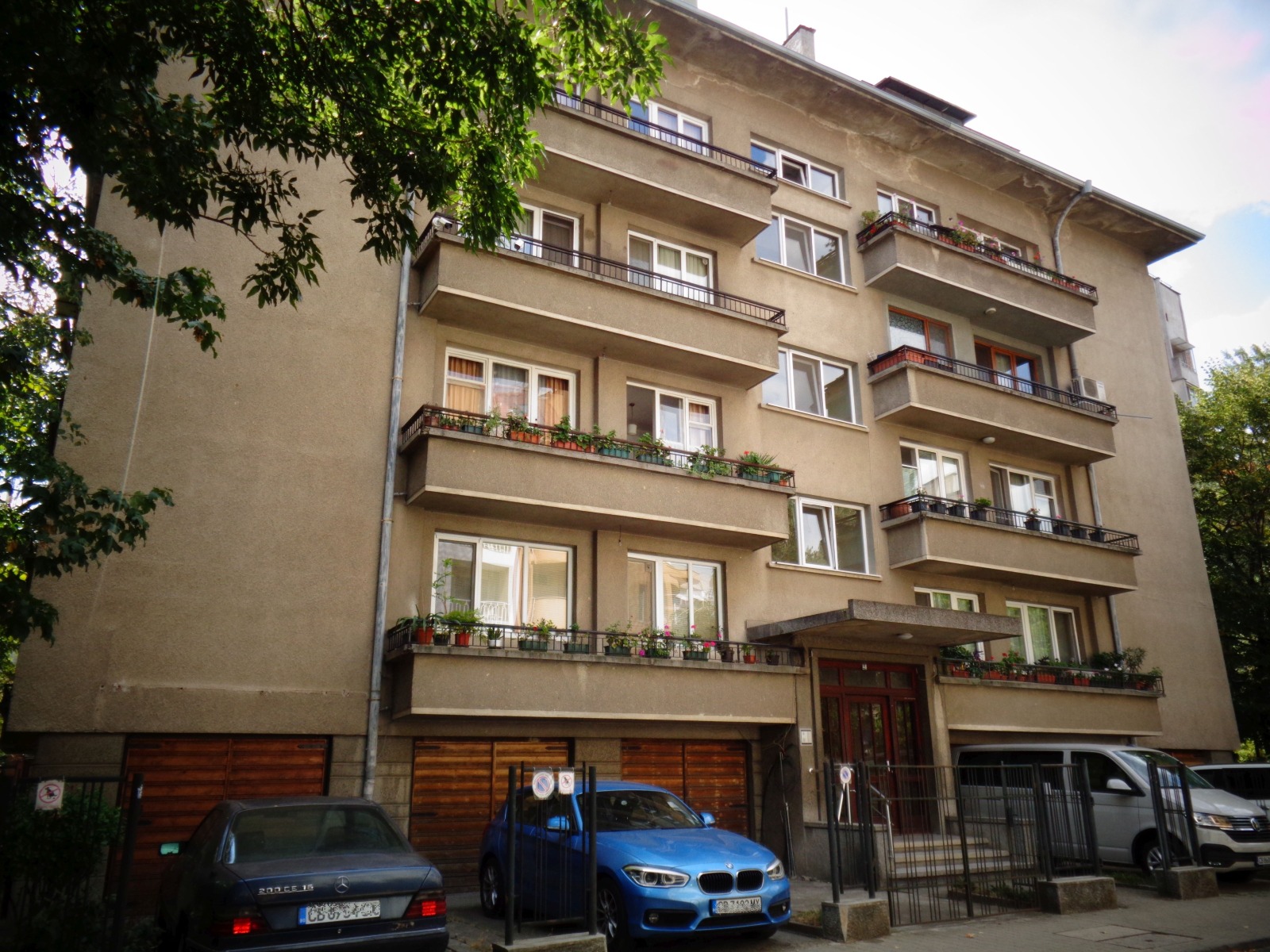 Дава под наем 3-СТАЕН, гр. София, Изток