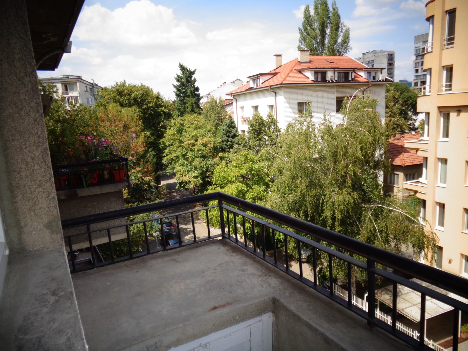 Дава под наем 3-СТАЕН, гр. София, Изток, снимка 2 - Апартаменти - 53944092