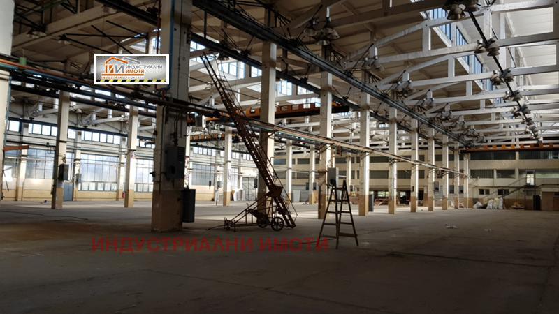 Te huur  Opslag Plovdiv , Industrialna zona - Jug , 4300 m² | 12132010 - afbeelding [2]