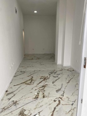 Butik Meden rudnik - zona B, Burgas