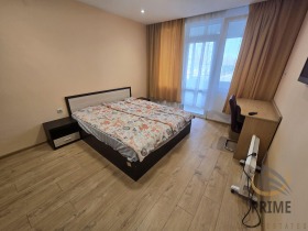 2 slaapkamers Lazur, Burgas 6