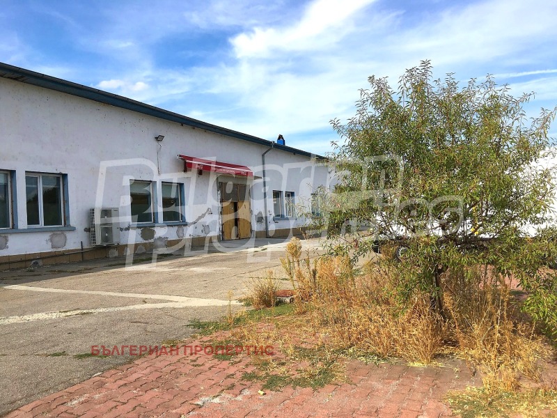Дава под Наем ПРОМ. ПОМЕЩЕНИЕ в област Стара Загора, с. Богомилово - 1200 кв.м / 2 200 € » 4 302.83 лв., БЪЛГЕРИАН ПРОПЕРТИС