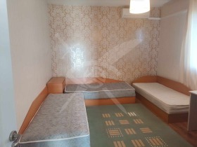 3 Schlafzimmer Tschajka, Warna 4