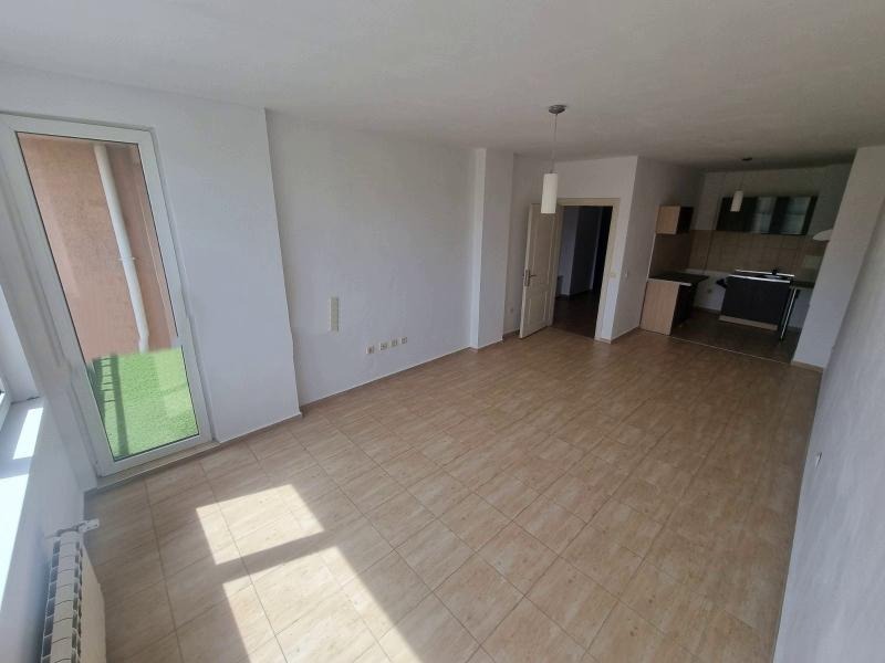 Дава под нем  2-стаен, град София, Люлин 6 •  325 EUR • ID 11193510 — holmes.bg - [1] 