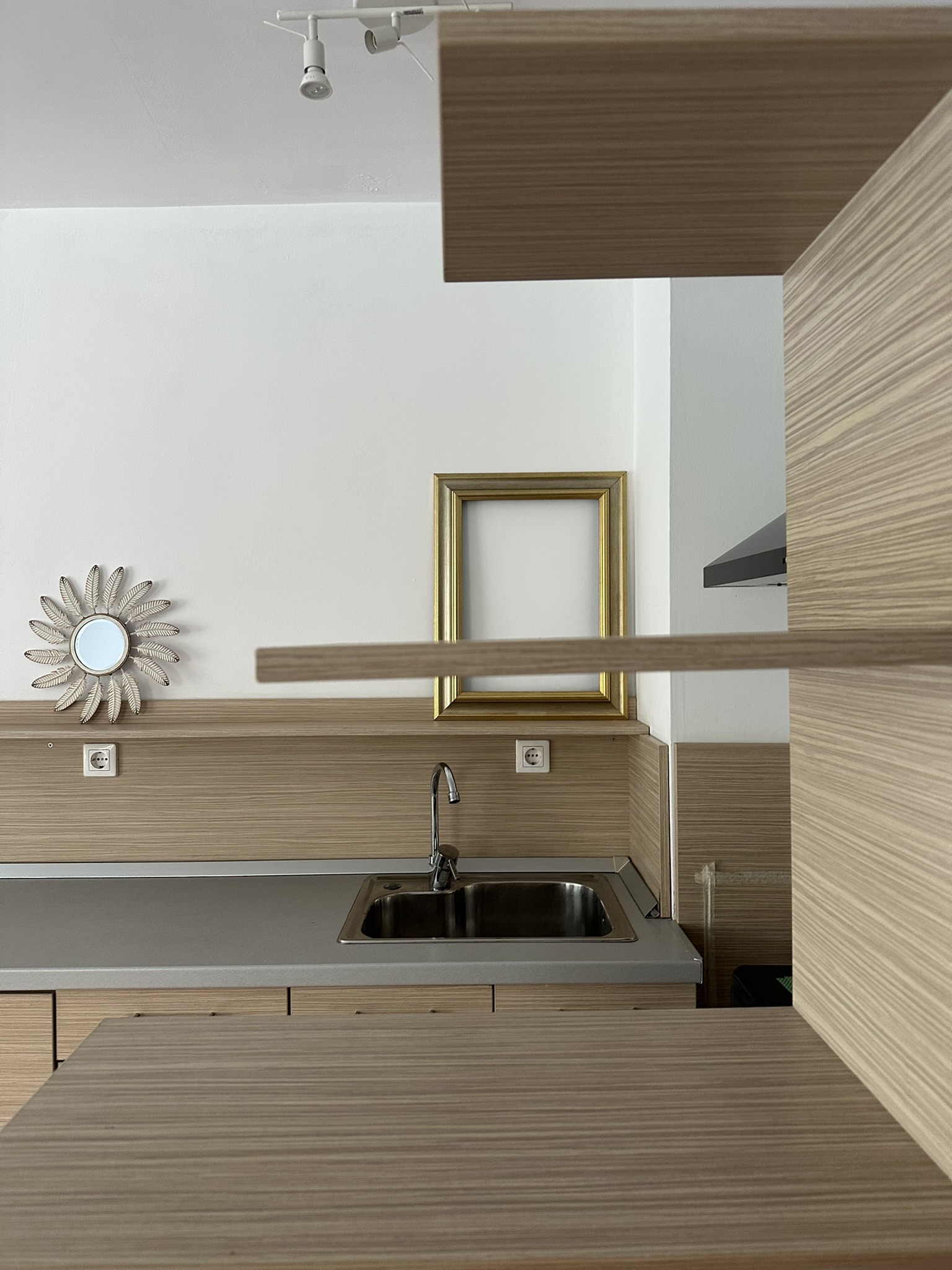 Дава под наем 1-СТАЕН, гр. София, Център, снимка 9 - Апартаменти - 54264451