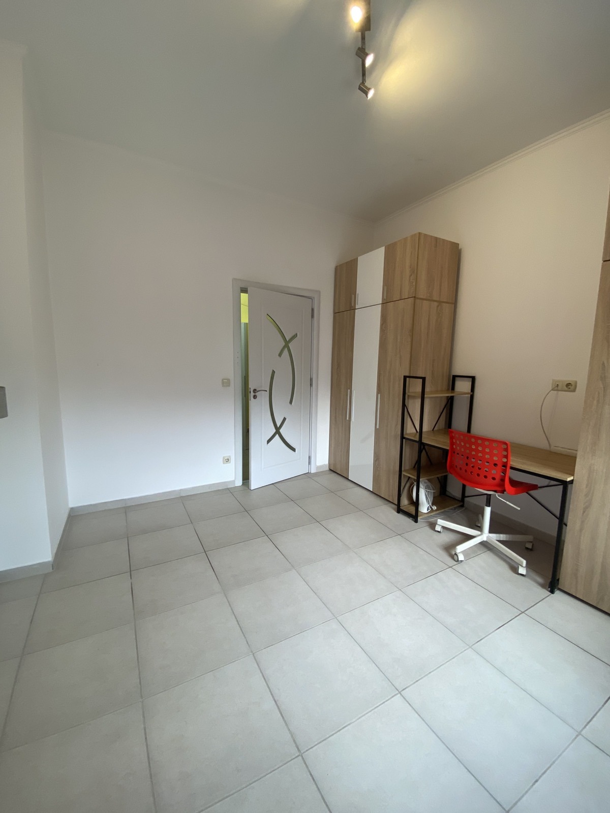 Дава под наем 3-СТАЕН, гр. София, Зона Б-18, снимка 7 - Апартаменти - 53874703