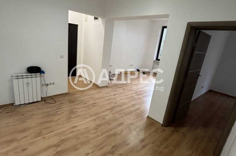 Te huur  Kantoor Sofia , Oborishte , 124 m² | 86621319 - afbeelding [8]