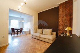 2 slaapkamers Doktorski pametnik, Sofia