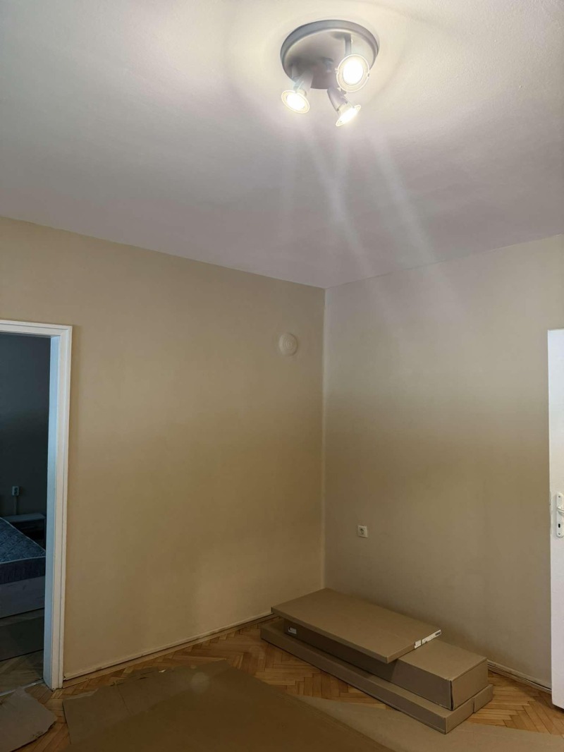 Издаје се  1 спаваћа соба Софија , Гео Милев , 70 м2 | 54398994 - слика [5]