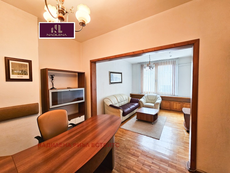 Дава под Наем 2-СТАЕН в град София, Център - 100 кв.м / 700 € » 1 369.08 лв., НАДИЛЕНА РИЪЛ ЕСТЕЙТС