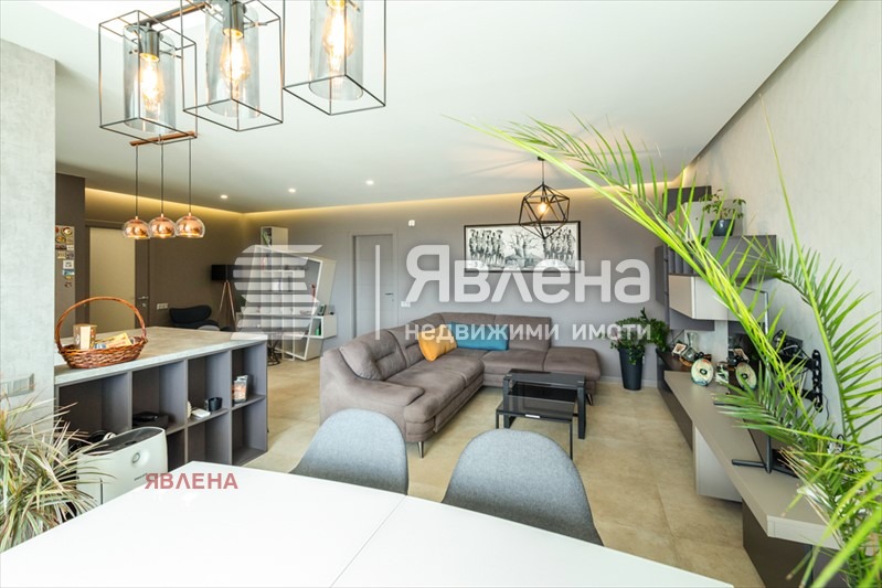 Под наем 3-СТАЕН, град София, Изгрев • 1700 € / 3324.91 лв. • 25632424 1