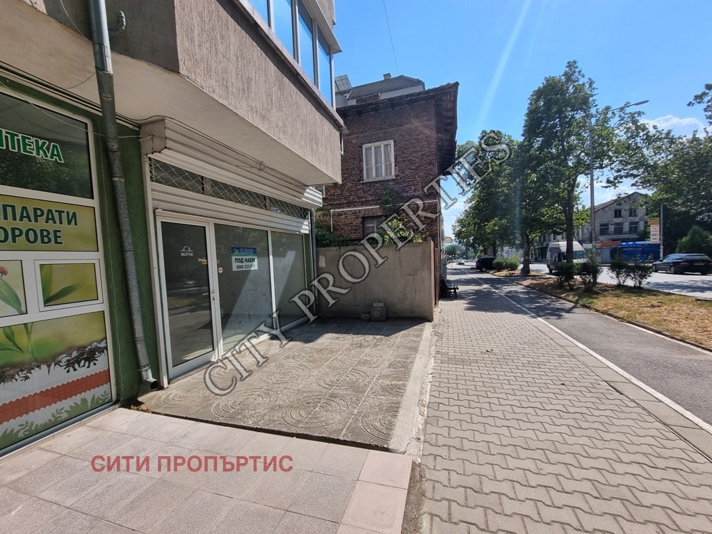 Дава под наем МАГАЗИН, гр. Благоевград, Широк център